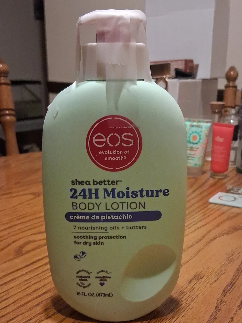eos 24H Moisture Body Lotion – Mint Green with Red Logo